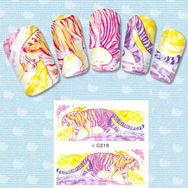 Nailwrap mit komplettem Tiger im Farbverlauf
